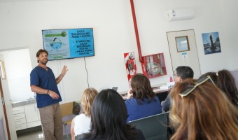 SALUD Y ZOONOSIS REFUERZAN LAS CHARLAS PREVENTIVAS E INFORMATIVAS DE DENGUE CON DISTINTAS REAS MUNICIPALES